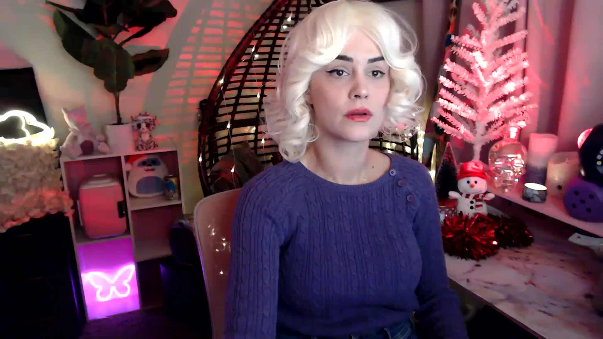 Gallery image thumbnail from HeidiKlumsy's myfreecams stream on, 12/18/2025, 24:39 image 2 of 20