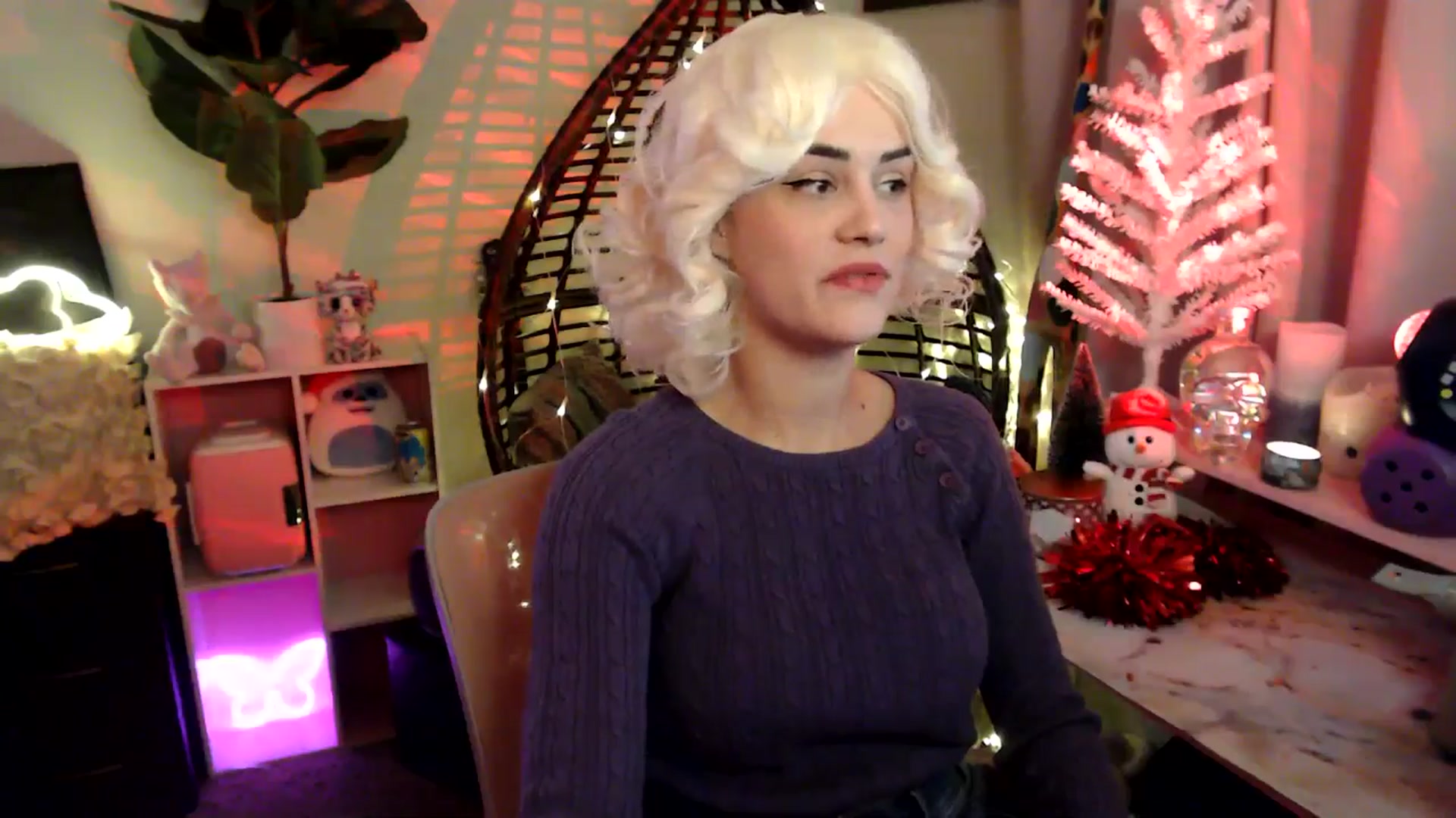 Gallery image thumbnail from HeidiKlumsy's myfreecams stream on, 12/18/2025, 24:39 image 4 of 20
