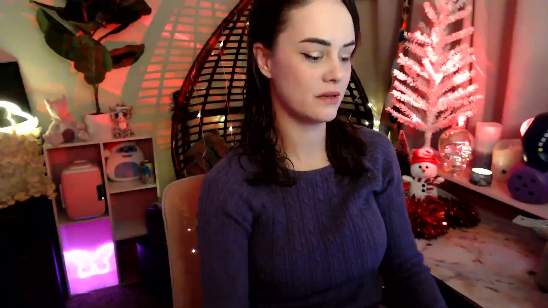 Gallery image thumbnail from HeidiKlumsy's myfreecams stream on, 12/18/2025, 24:39 image 8 of 20