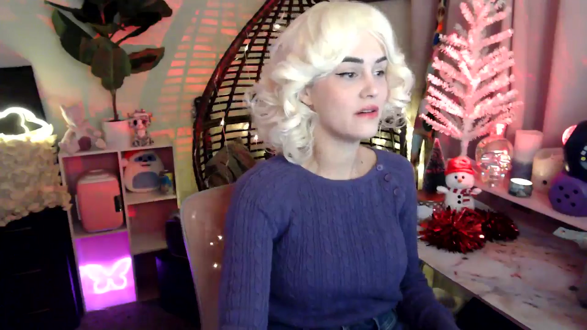 Gallery image thumbnail from HeidiKlumsy's myfreecams stream on, 12/18/2025, 24:39 image 3 of 20