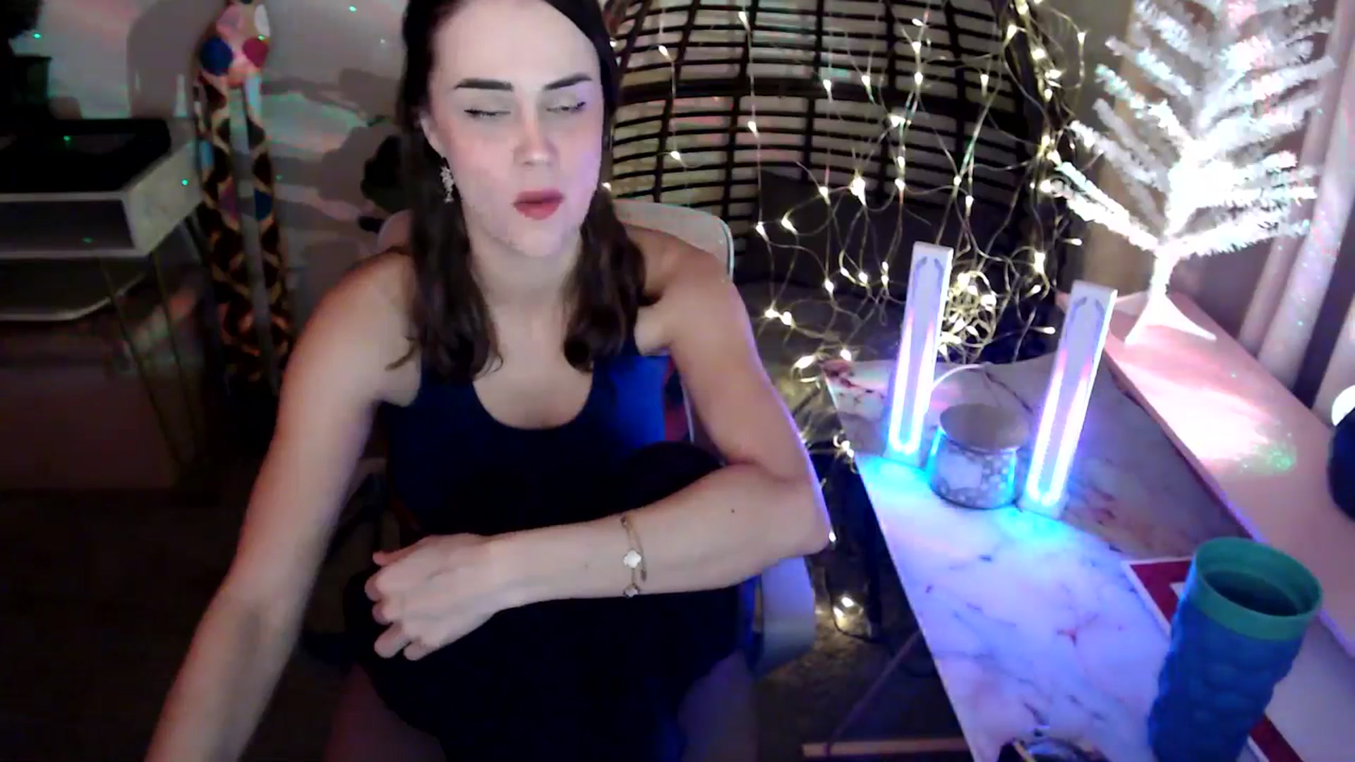 Gallery image thumbnail from HeidiKlumsy's myfreecams stream on, 12/20/2025, 04:47 image 3 of 20