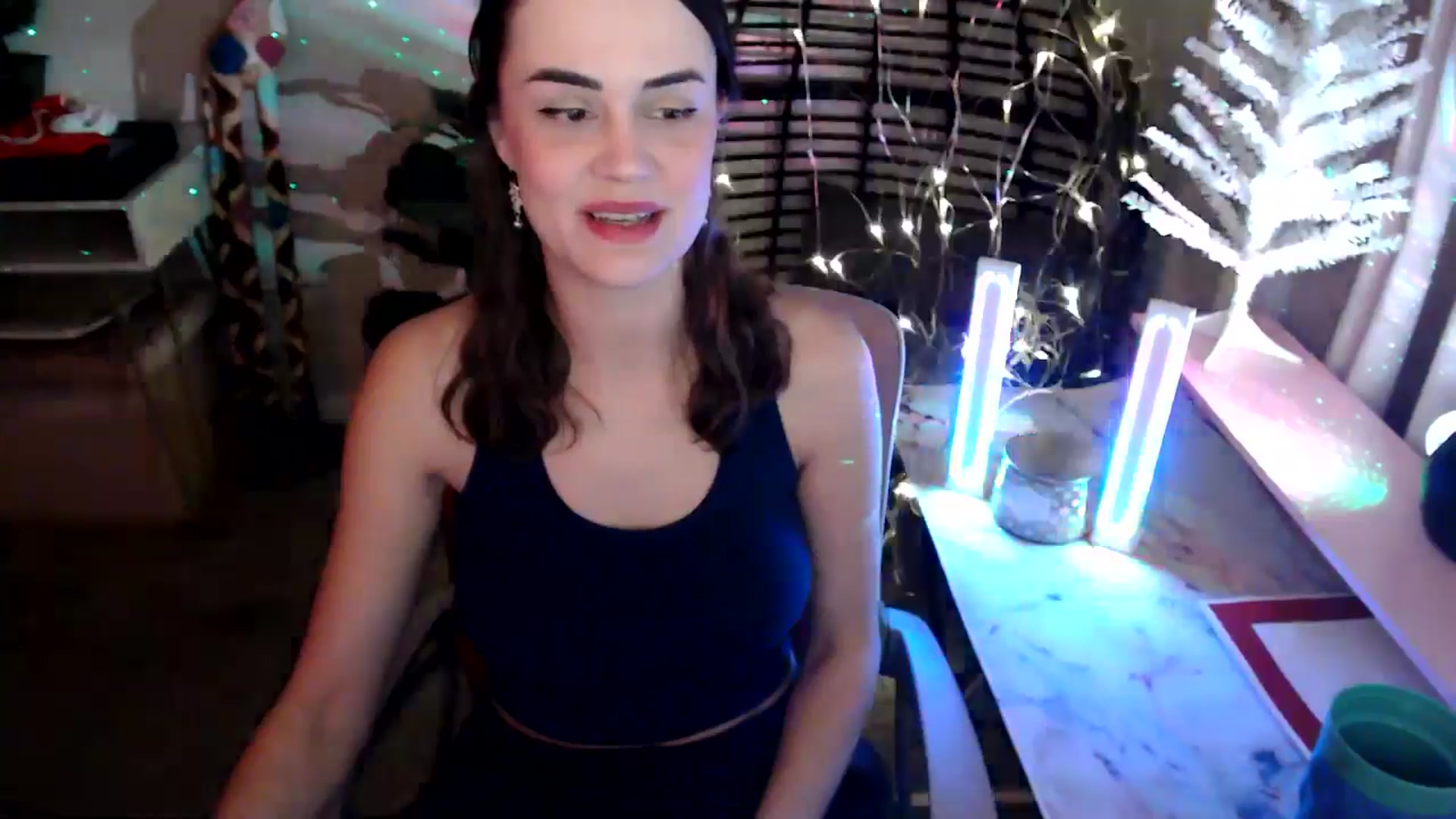Gallery image thumbnail from HeidiKlumsy's myfreecams stream on, 12/20/2025, 04:47 image 5 of 20