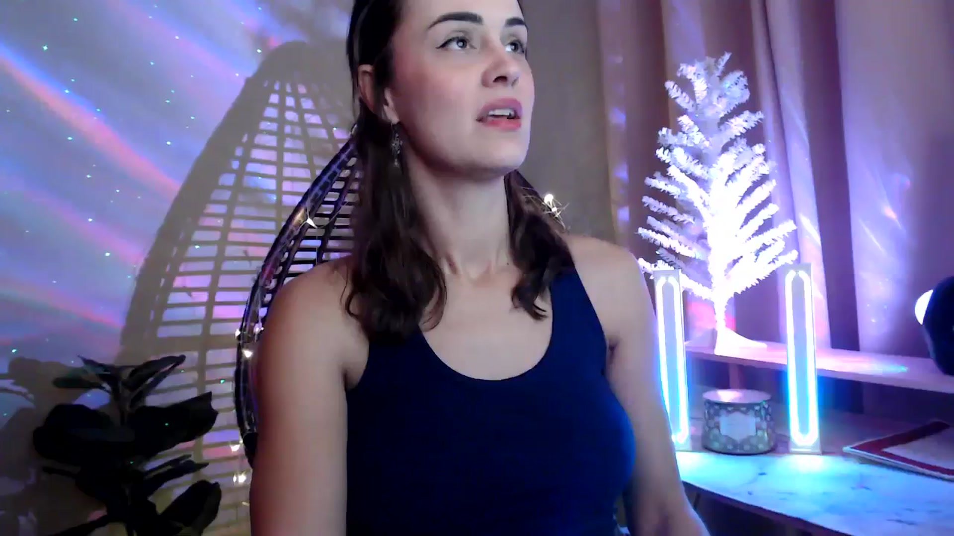 Gallery image thumbnail from HeidiKlumsy's myfreecams stream on, 12/20/2025, 04:47 image 9 of 20