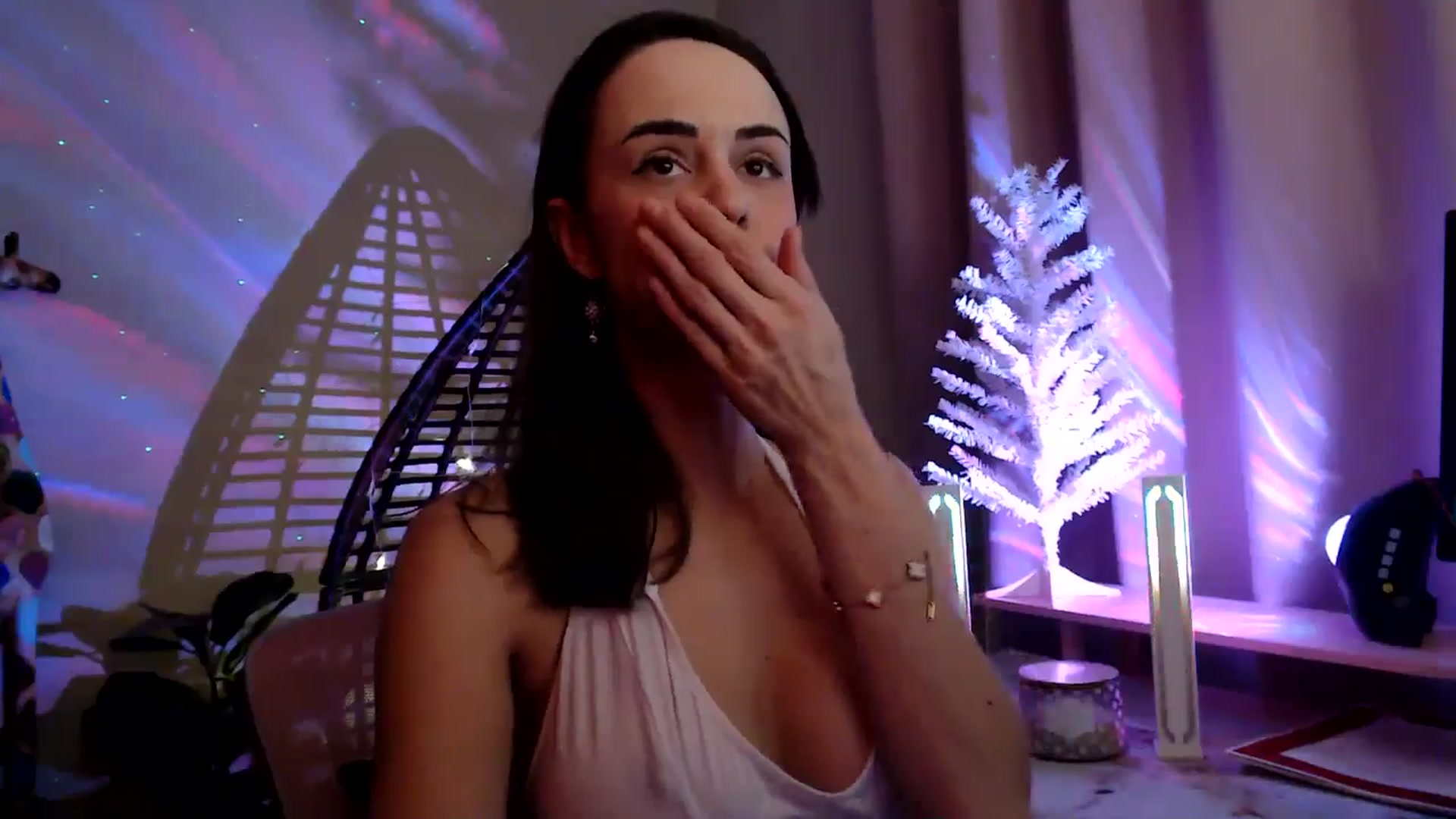 Gallery image thumbnail from HeidiKlumsy's myfreecams stream on, 12/20/2025, 04:47 image 17 of 20