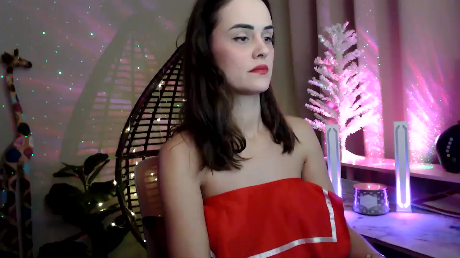 Gallery image thumbnail from HeidiKlumsy's myfreecams stream on, 12/20/2025, 06:12 image 1 of 20