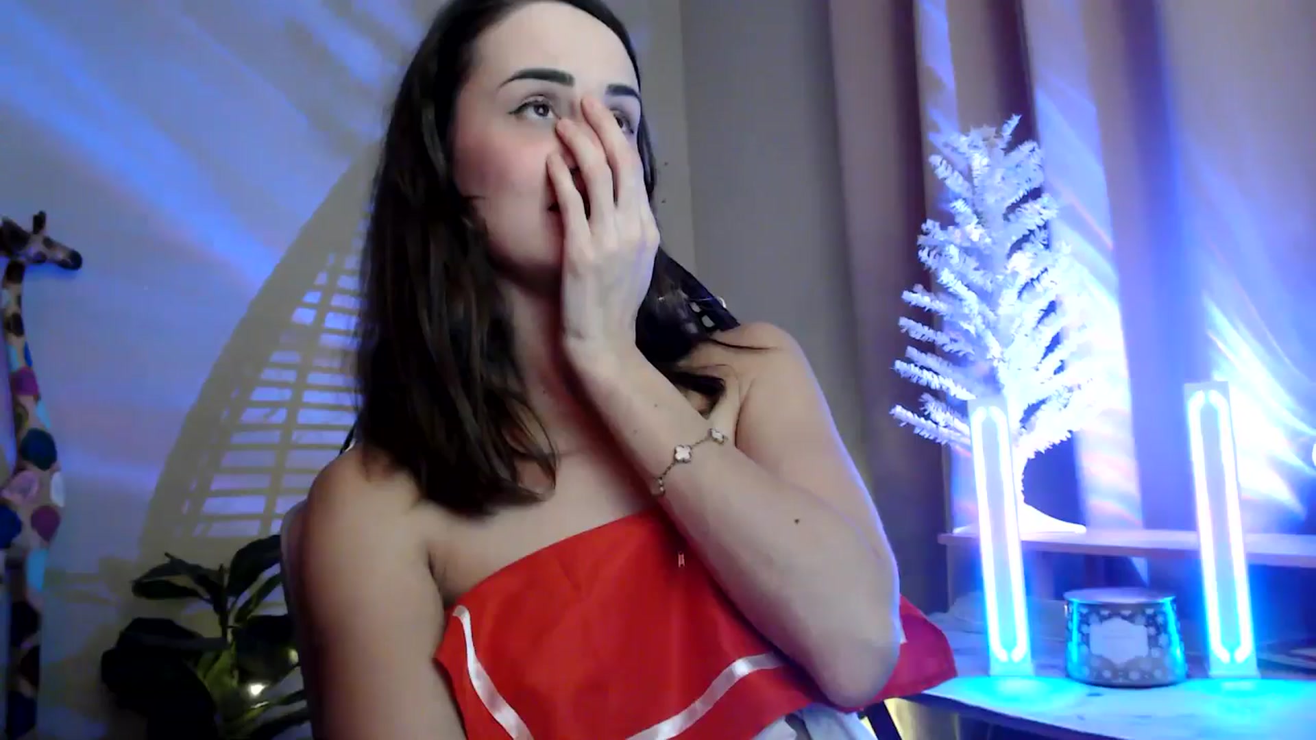Gallery image thumbnail from HeidiKlumsy's myfreecams stream on, 12/20/2025, 06:12 image 11 of 20