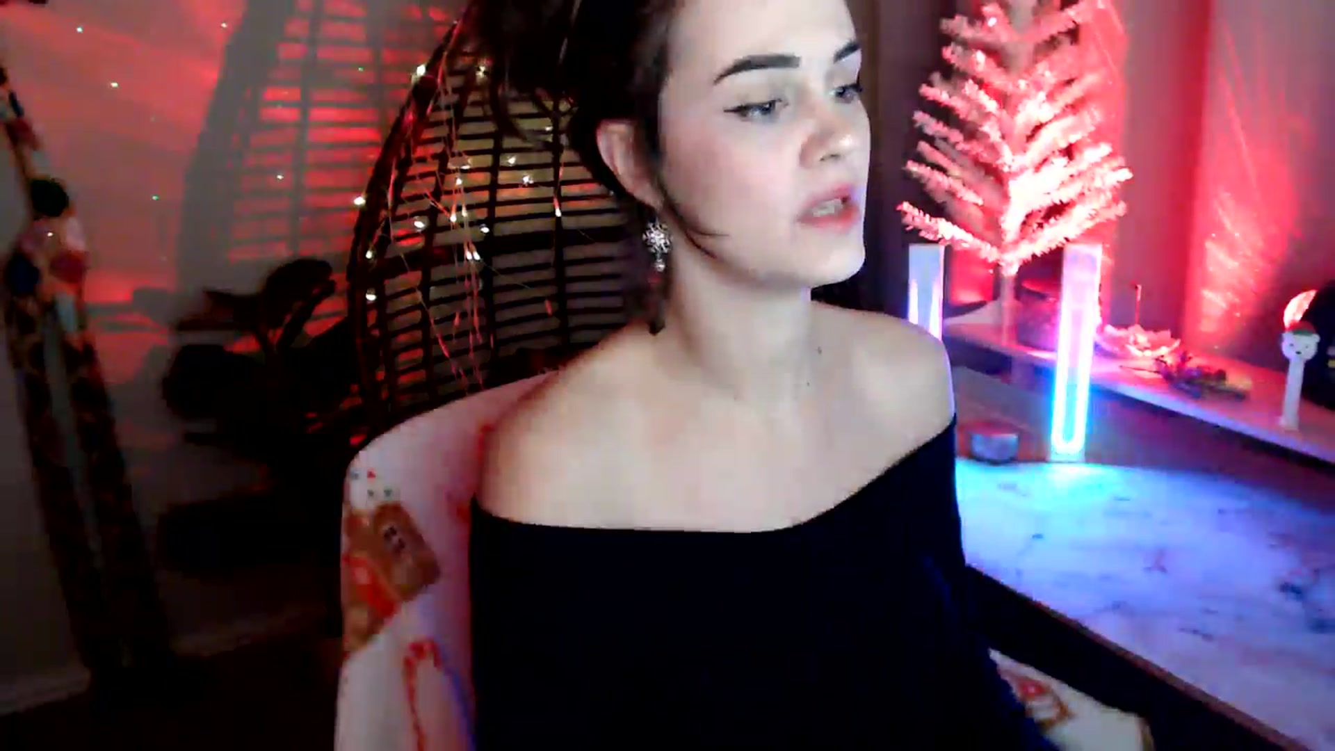 Gallery image thumbnail from HeidiKlumsy's myfreecams stream on, 12/21/2025, 08:20 image 6 of 20