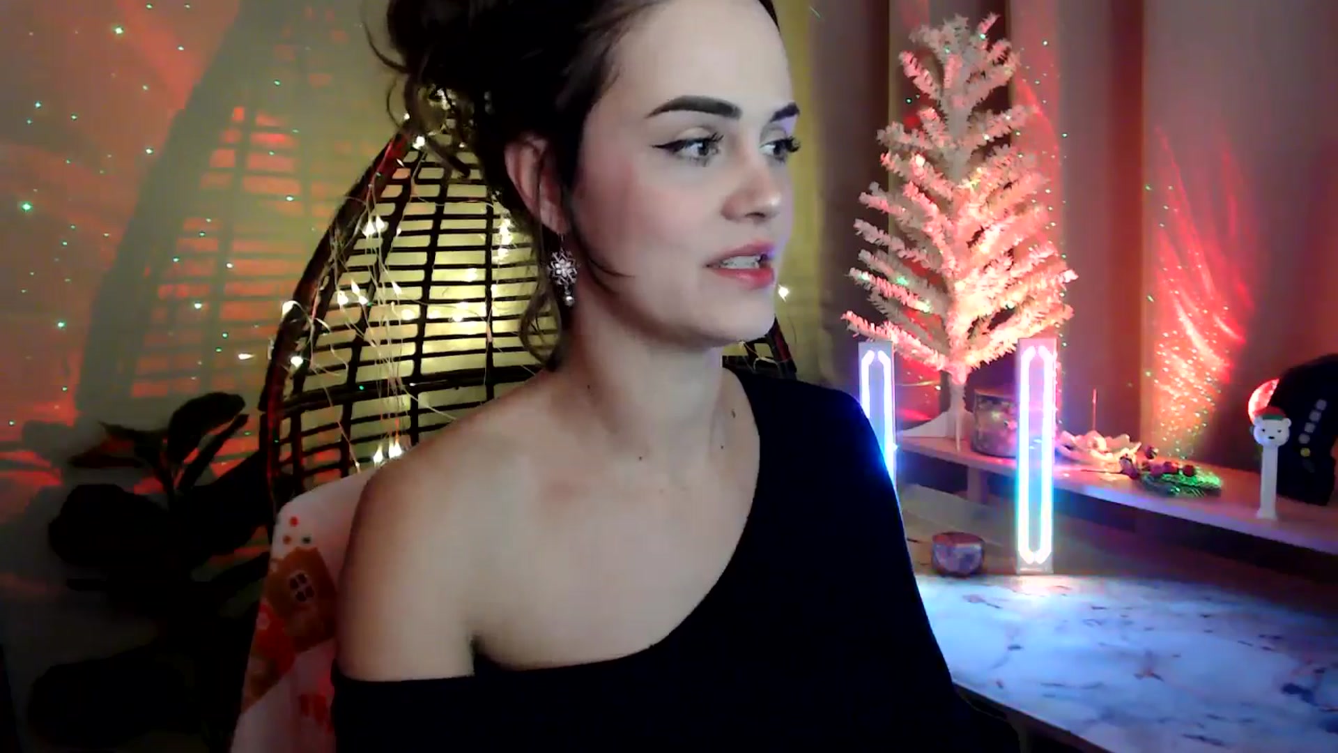 Gallery image thumbnail from HeidiKlumsy's myfreecams stream on, 12/21/2025, 08:20 image 11 of 20