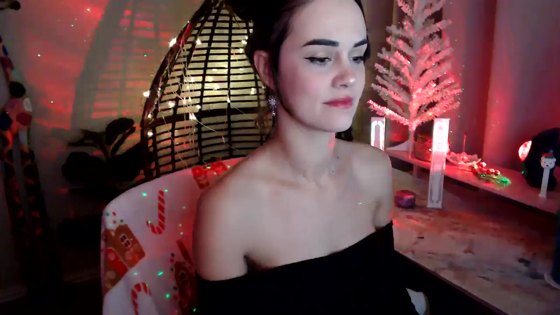 Gallery image thumbnail from HeidiKlumsy's myfreecams stream on, 12/21/2025, 08:20 image 3 of 20