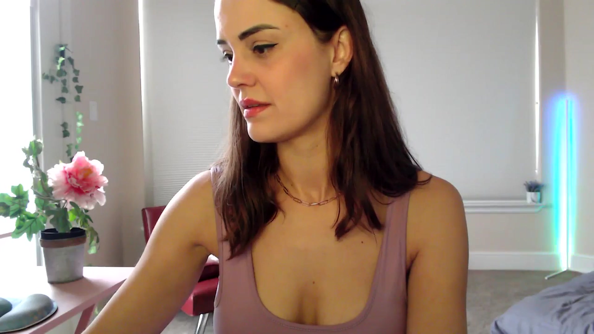 Gallery image thumbnail from HeidiKlumsy's myfreecams stream on, 01/06/2026, 21:19 image 18 of 20