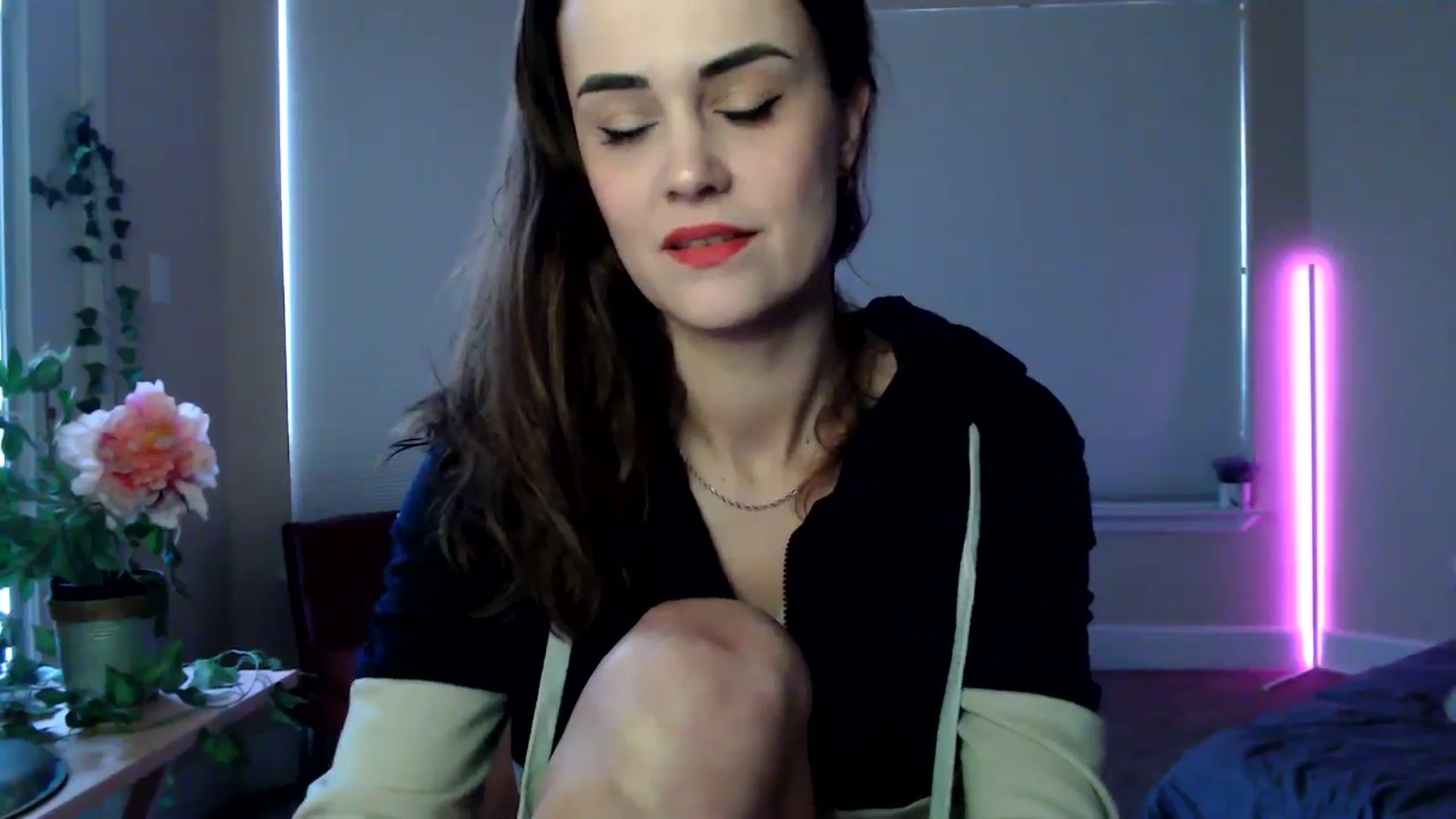 Gallery image thumbnail from HeidiKlumsy's myfreecams stream on, 01/09/2026, 19:42 image 10 of 20