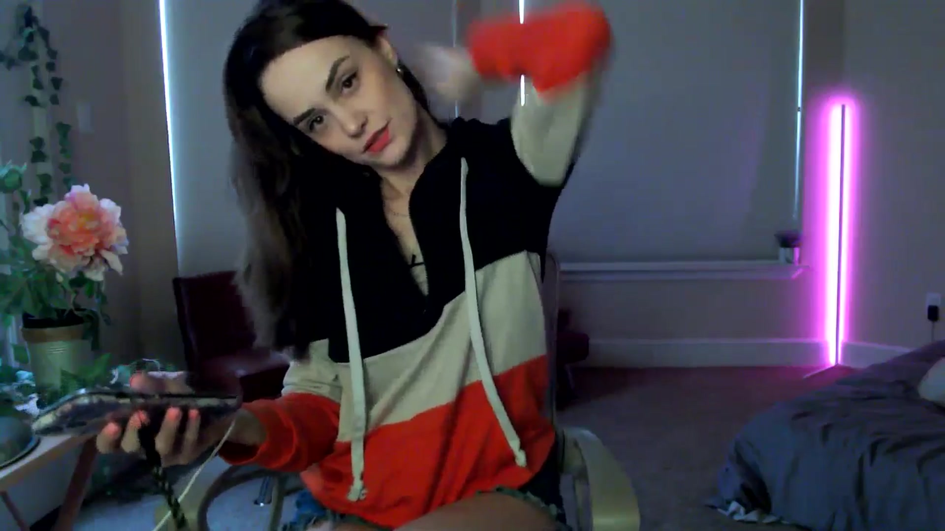 Gallery image thumbnail from HeidiKlumsy's myfreecams stream on, 01/09/2026, 19:42 image 4 of 20