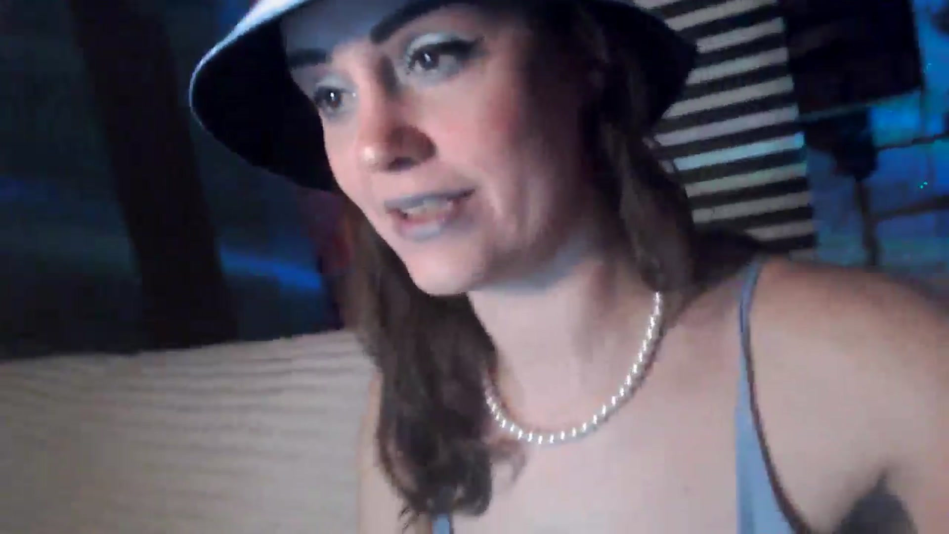 Gallery image thumbnail from HeidiKlumsy's myfreecams stream on, 01/22/2026, 04:32 image 10 of 20