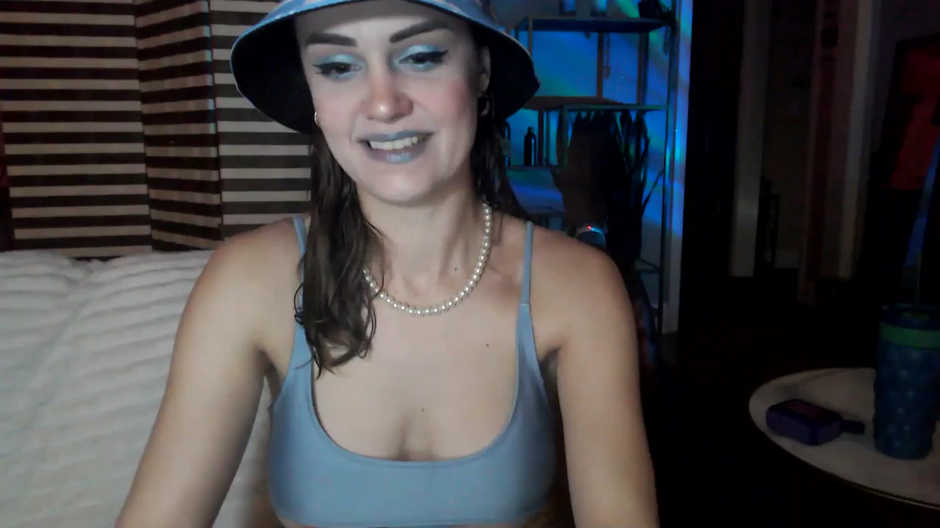 Gallery image thumbnail from HeidiKlumsy's myfreecams stream on, 01/22/2026, 04:32 image 1 of 20