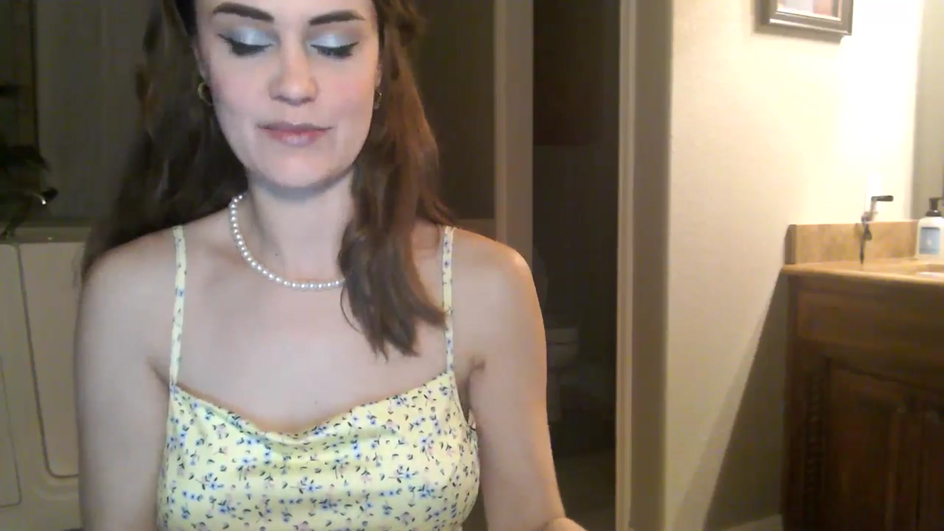 Gallery image thumbnail from HeidiKlumsy's myfreecams stream on, 01/22/2026, 06:08 image 15 of 20