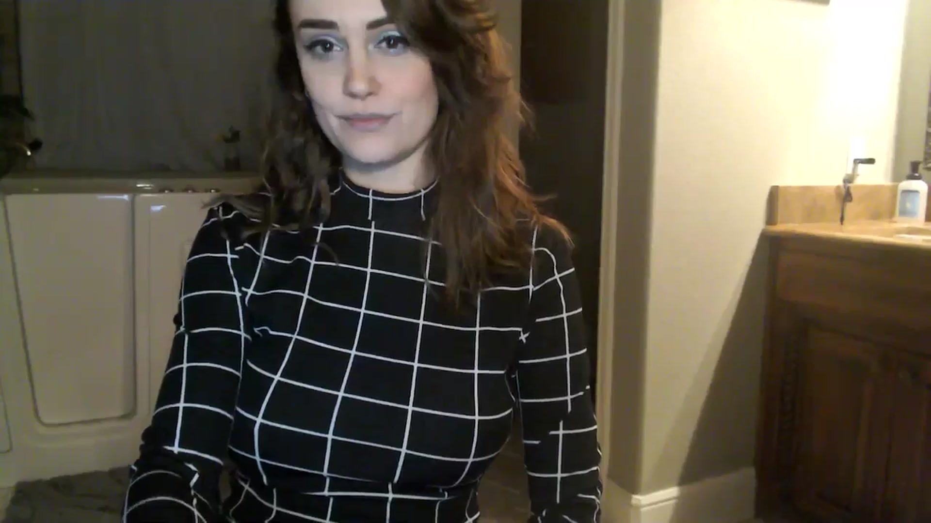 Gallery image thumbnail from HeidiKlumsy's myfreecams stream on, 01/22/2026, 06:08 image 4 of 20