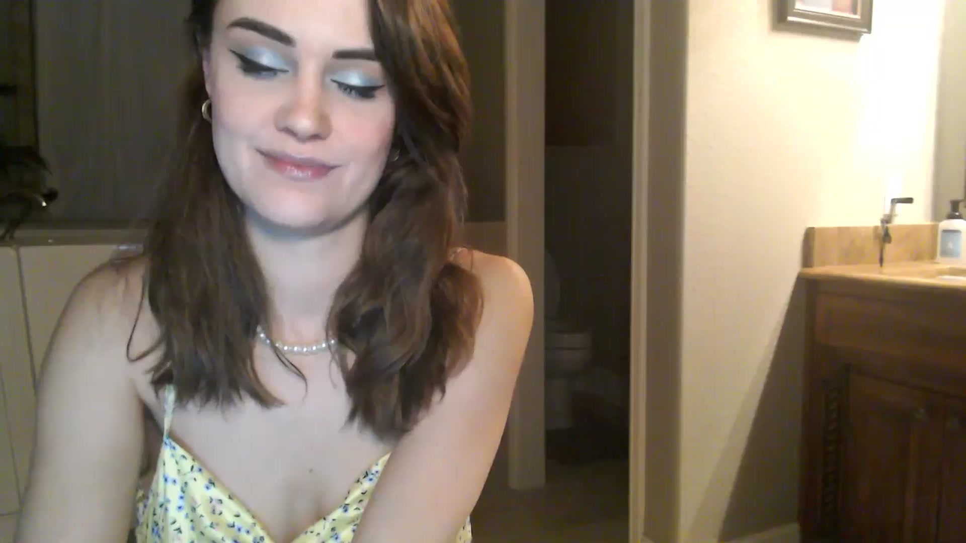 Gallery image thumbnail from HeidiKlumsy's myfreecams stream on, 01/22/2026, 06:08 image 17 of 20