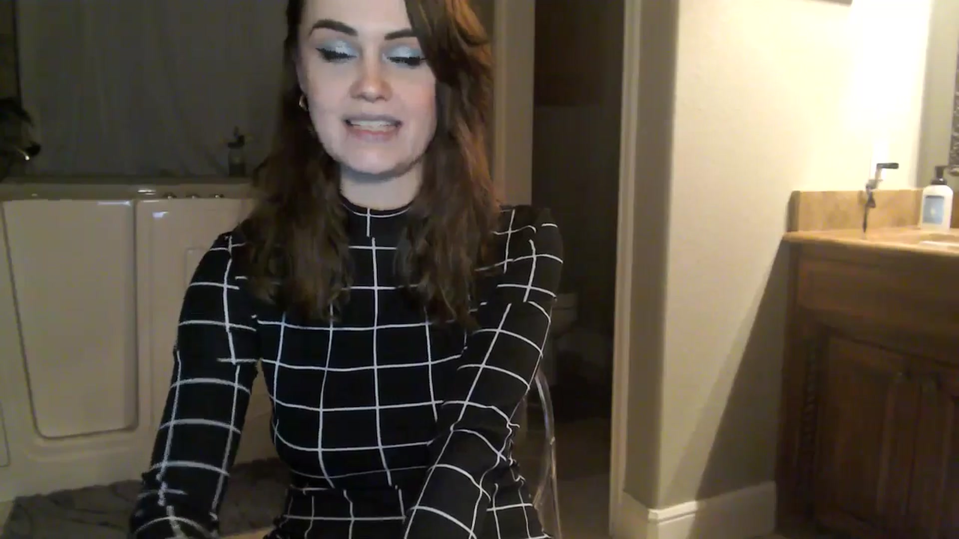 Gallery image thumbnail from HeidiKlumsy's myfreecams stream on, 01/22/2026, 06:08 image 8 of 20