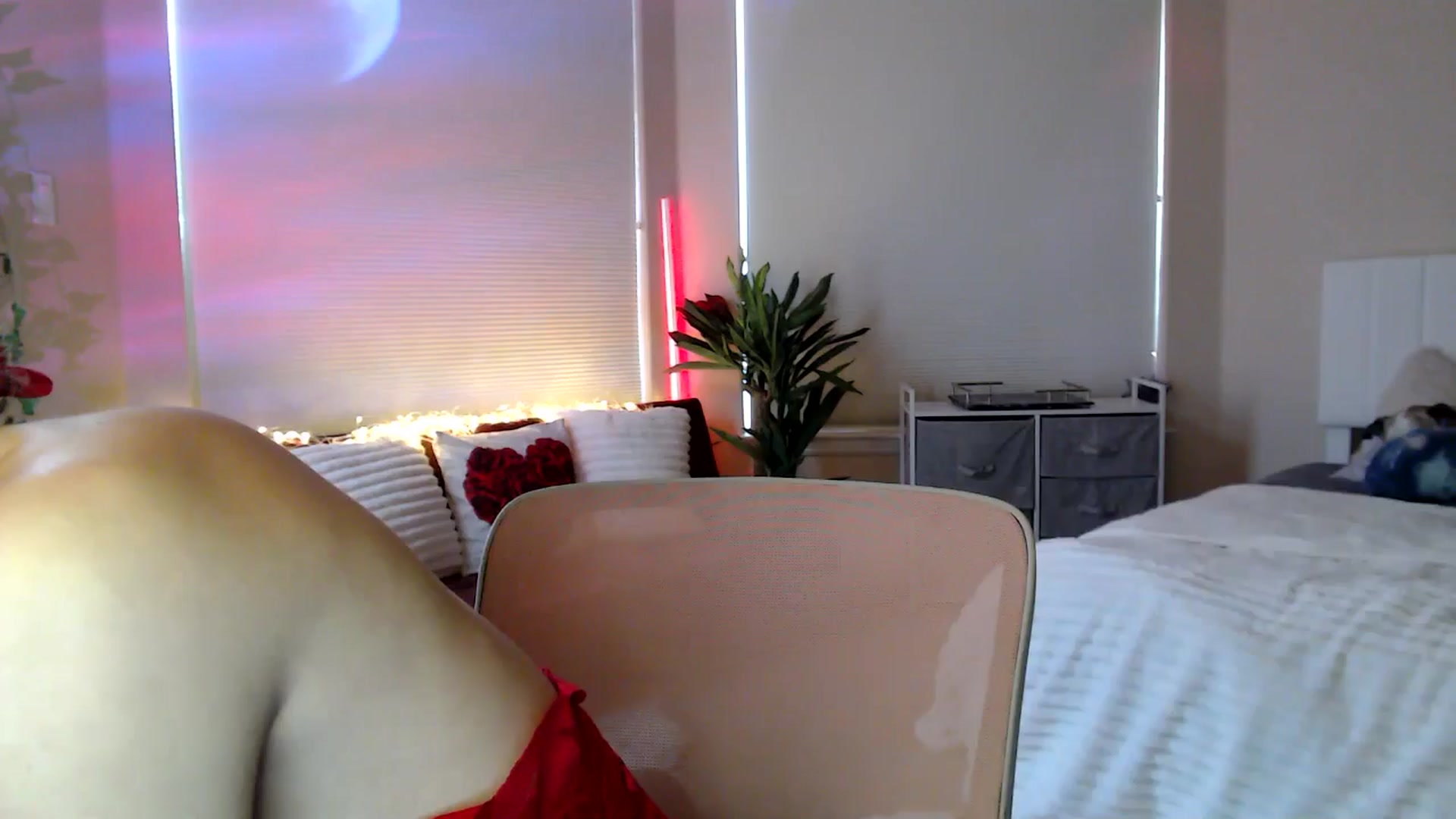 Gallery image thumbnail from HeidiKlumsy's myfreecams stream on, 02/02/2026, 22:21 image 9 of 20