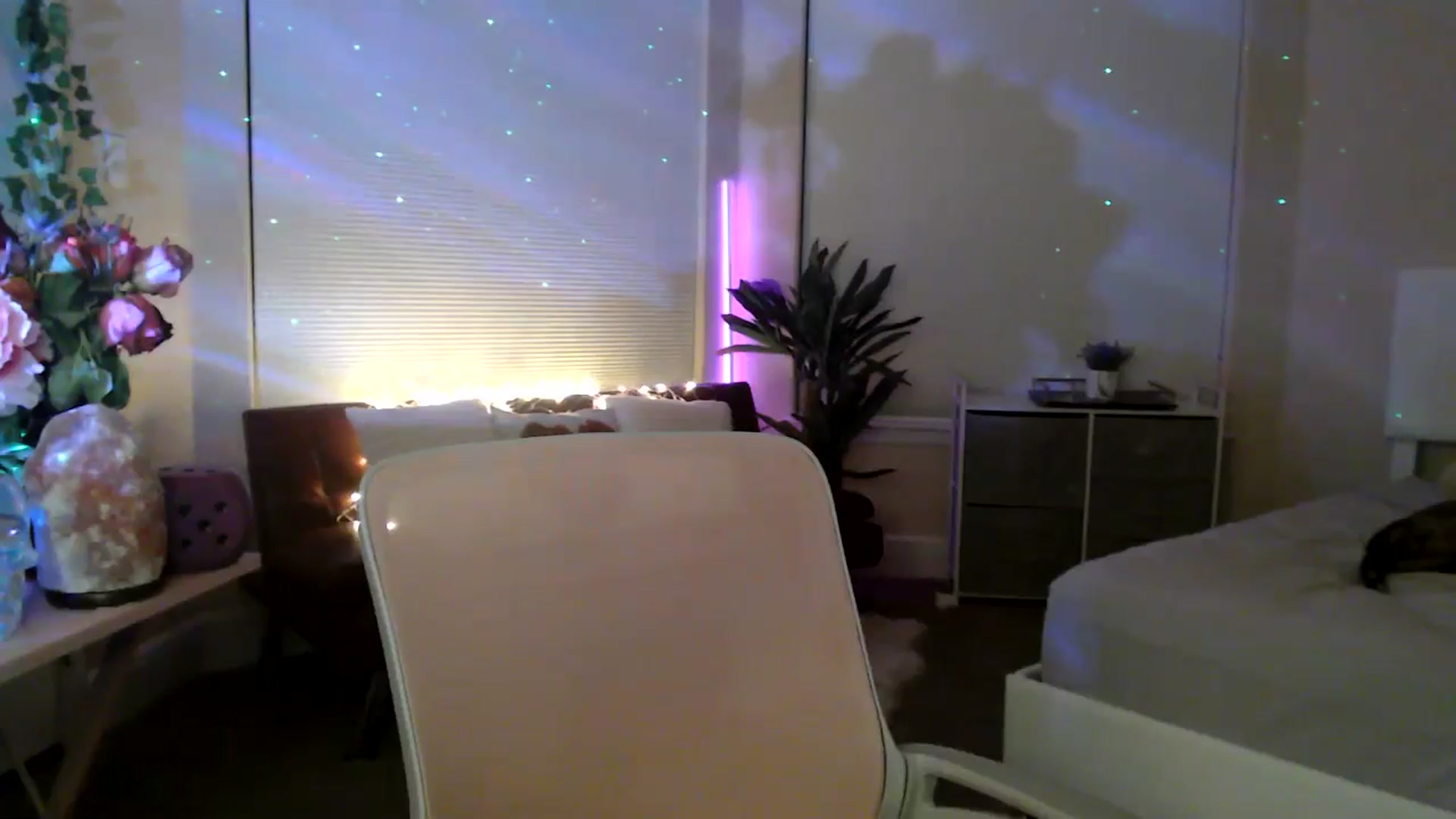 Gallery image thumbnail from HeidiKlumsy's myfreecams stream on, 02/22/2026, 09:06 image 16 of 20