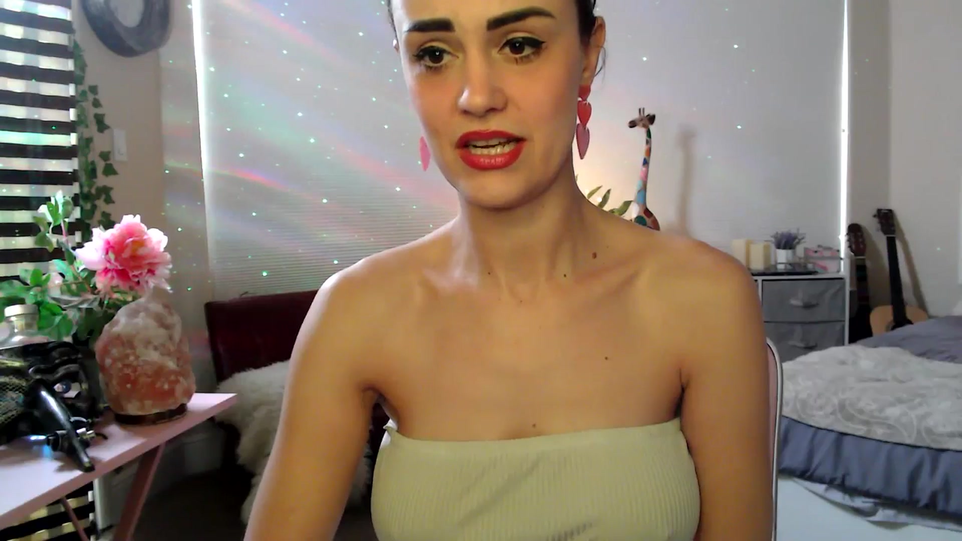 Gallery image thumbnail from HeidiKlumsy's myfreecams stream on, 02/26/2026, 21:44 image 6 of 20
