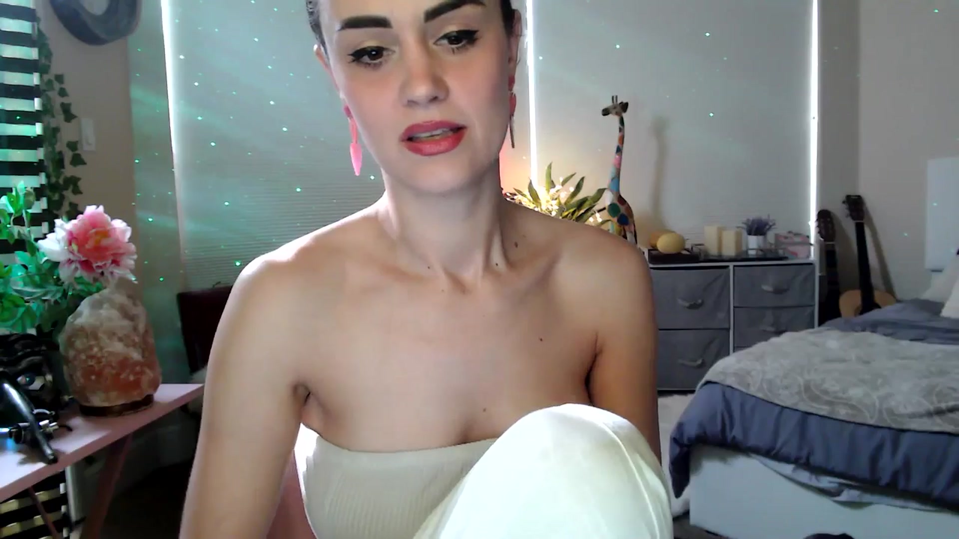 Gallery image thumbnail from HeidiKlumsy's myfreecams stream on, 02/26/2026, 21:44 image 19 of 20