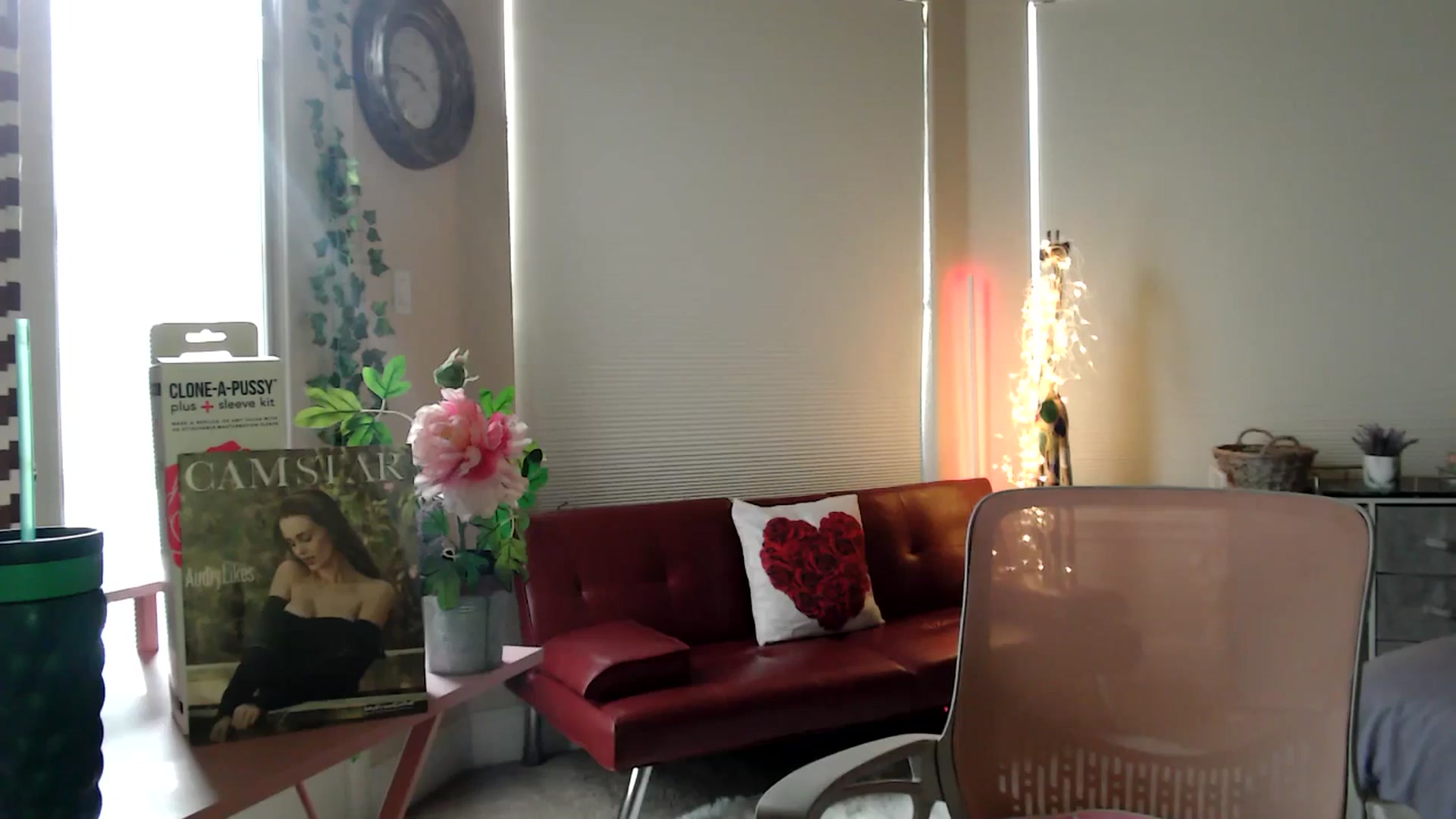 Gallery image thumbnail from HeidiKlumsy's myfreecams stream on, 03/02/2026, 23:07 image 11 of 20
