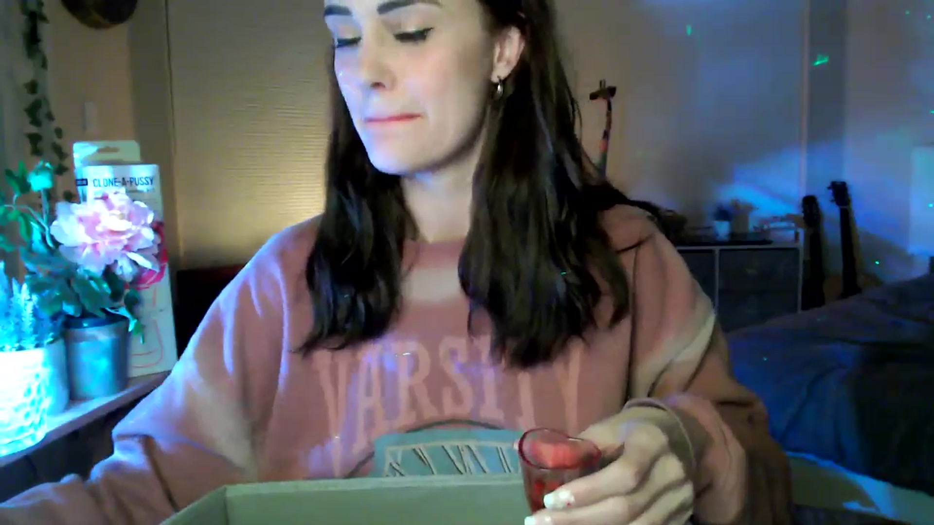 Gallery image thumbnail from HeidiKlumsy's myfreecams stream on, 03/04/2026, 01:15 image 14 of 20