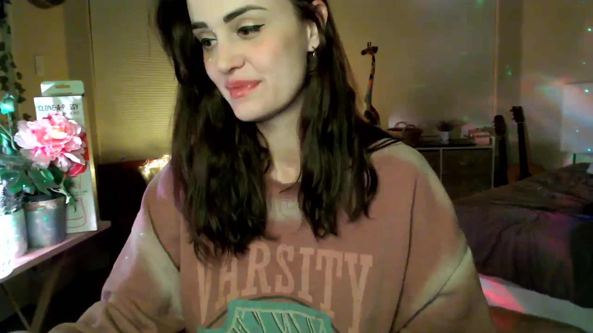 Gallery image thumbnail from HeidiKlumsy's myfreecams stream on, 03/04/2026, 01:15 image 18 of 20