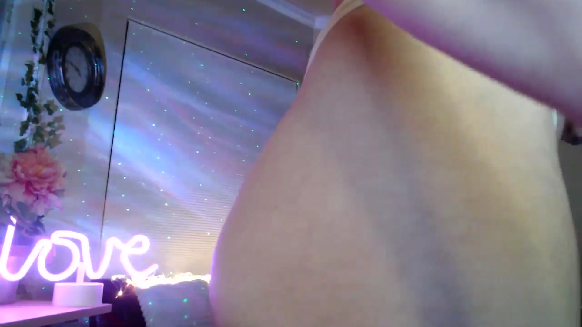 Gallery image thumbnail from HeidiKlumsy's myfreecams stream on, 03/07/2026, 03:33 image 16 of 20