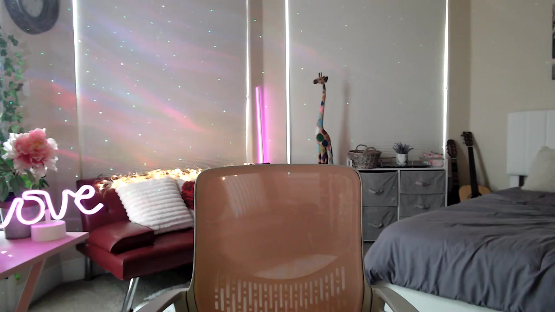 Gallery image thumbnail from HeidiKlumsy's myfreecams stream on, 03/09/2026, 24:00 image 13 of 20