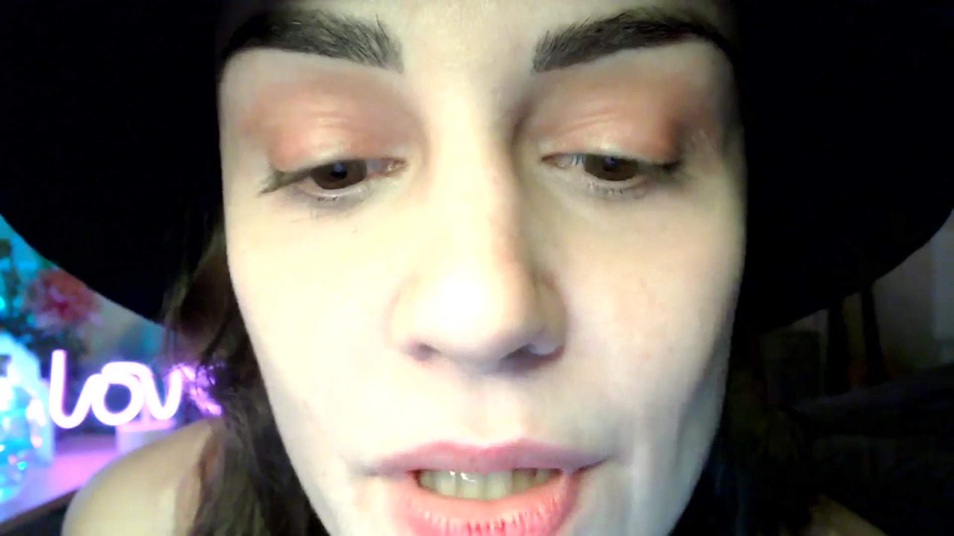 Gallery image thumbnail from HeidiKlumsy's myfreecams stream on, 03/09/2026, 05:01 image 13 of 20