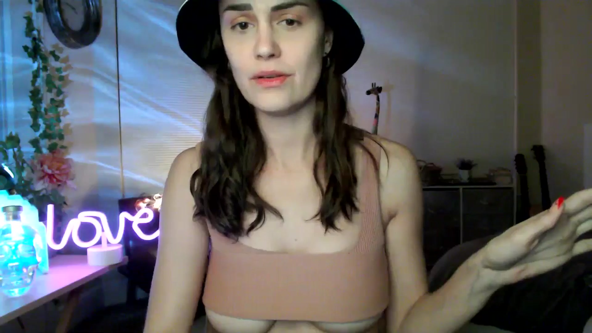 Gallery image thumbnail from HeidiKlumsy's myfreecams stream on, 03/09/2026, 05:01 image 18 of 20