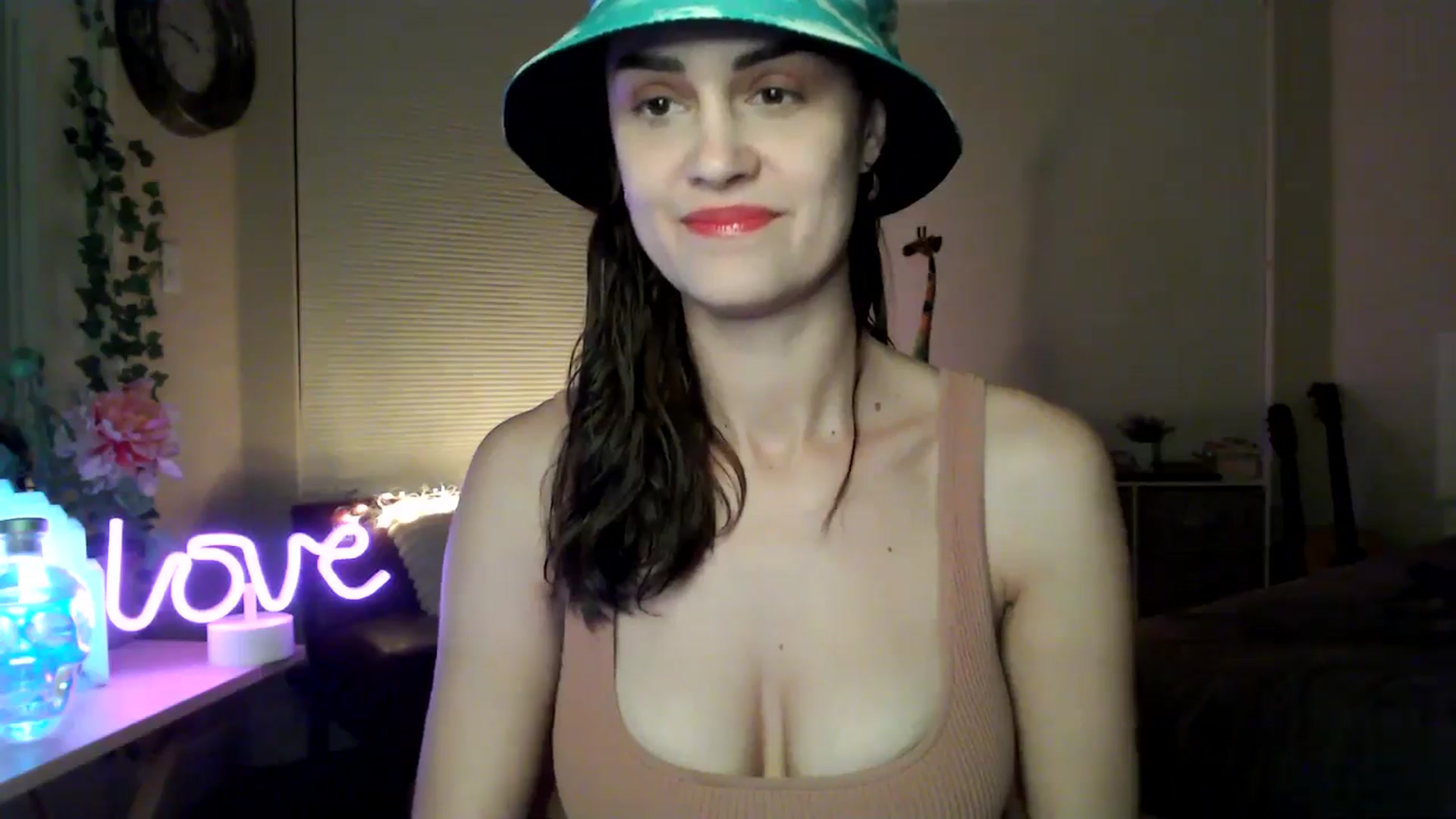 Gallery image thumbnail from HeidiKlumsy's myfreecams stream on, 03/09/2026, 05:01 image 2 of 20