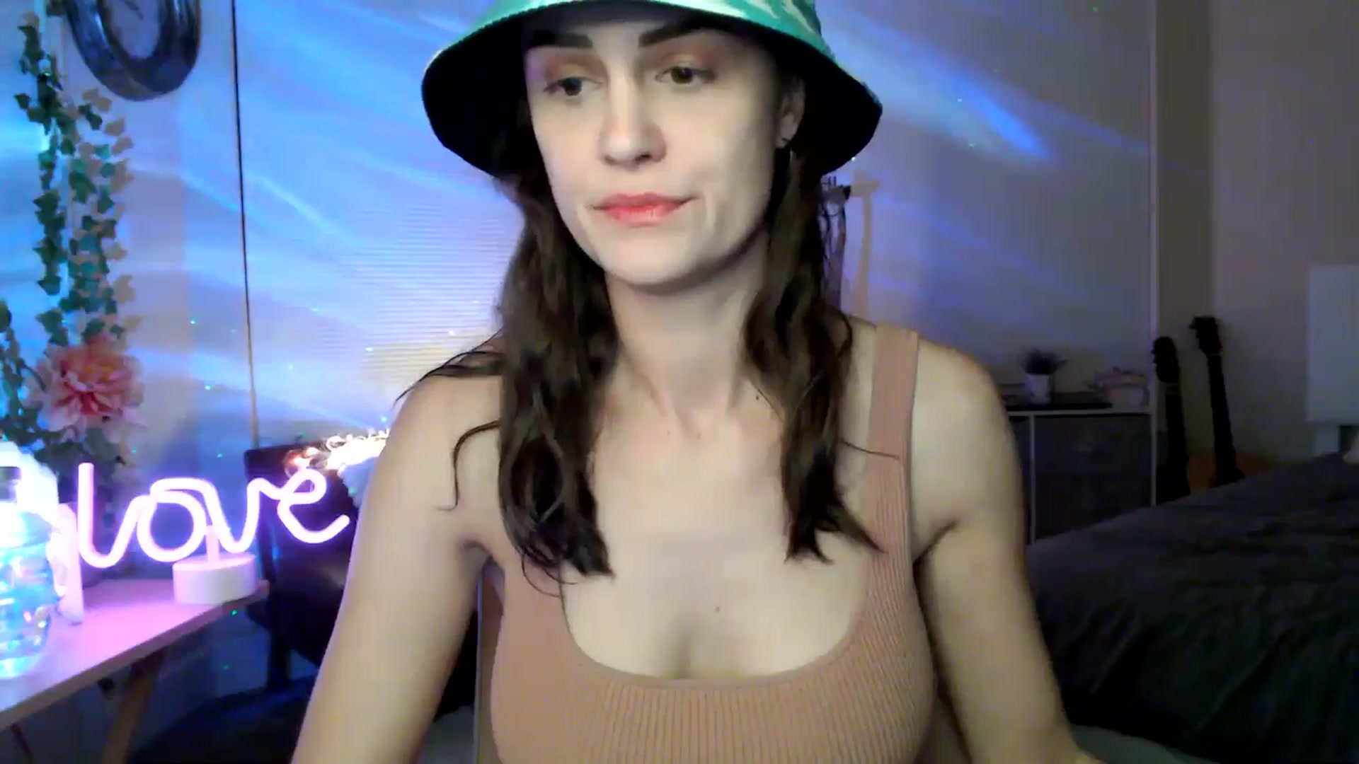 Gallery image thumbnail from HeidiKlumsy's myfreecams stream on, 03/09/2026, 05:01 image 15 of 20