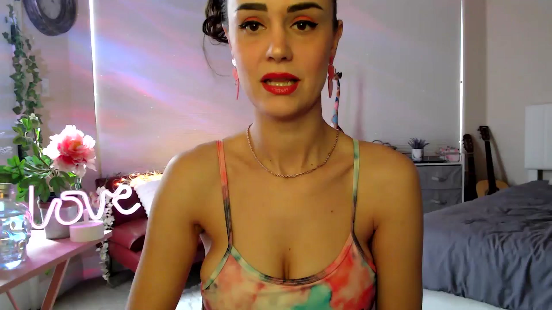 Gallery image thumbnail from HeidiKlumsy's myfreecams stream on, 03/10/2026, 22:21 image 1 of 20