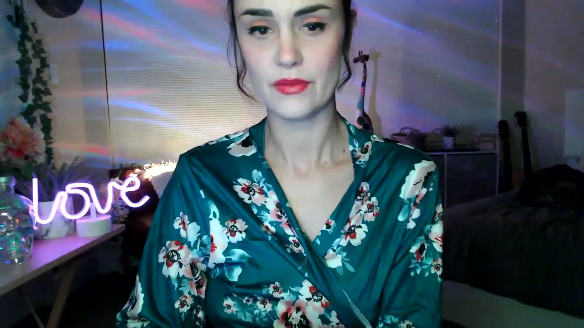 Gallery image thumbnail from HeidiKlumsy's myfreecams stream on, 03/11/2026, 04:48 image 6 of 20