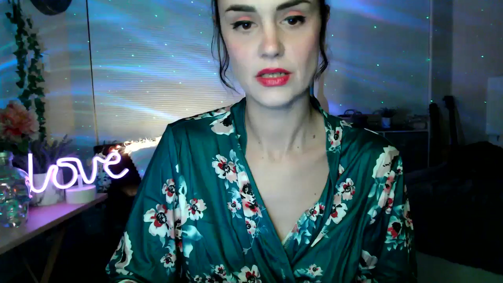 Gallery image thumbnail from HeidiKlumsy's myfreecams stream on, 03/11/2026, 04:48 image 5 of 20