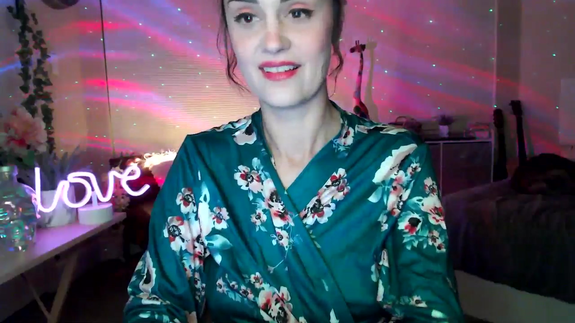 Gallery image thumbnail from HeidiKlumsy's myfreecams stream on, 03/11/2026, 04:48 image 14 of 20