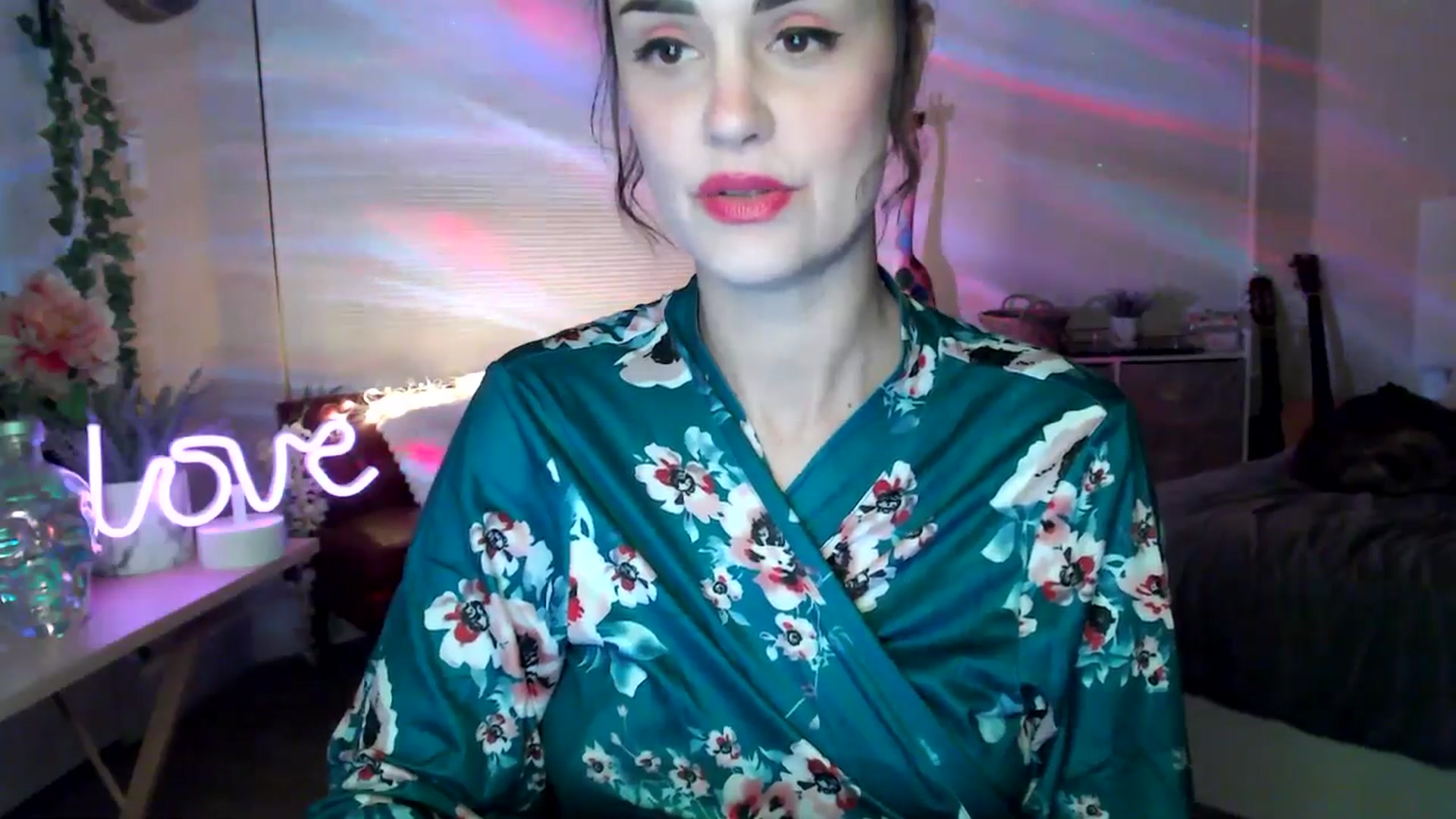 Gallery image thumbnail from HeidiKlumsy's myfreecams stream on, 03/11/2026, 04:48 image 12 of 20