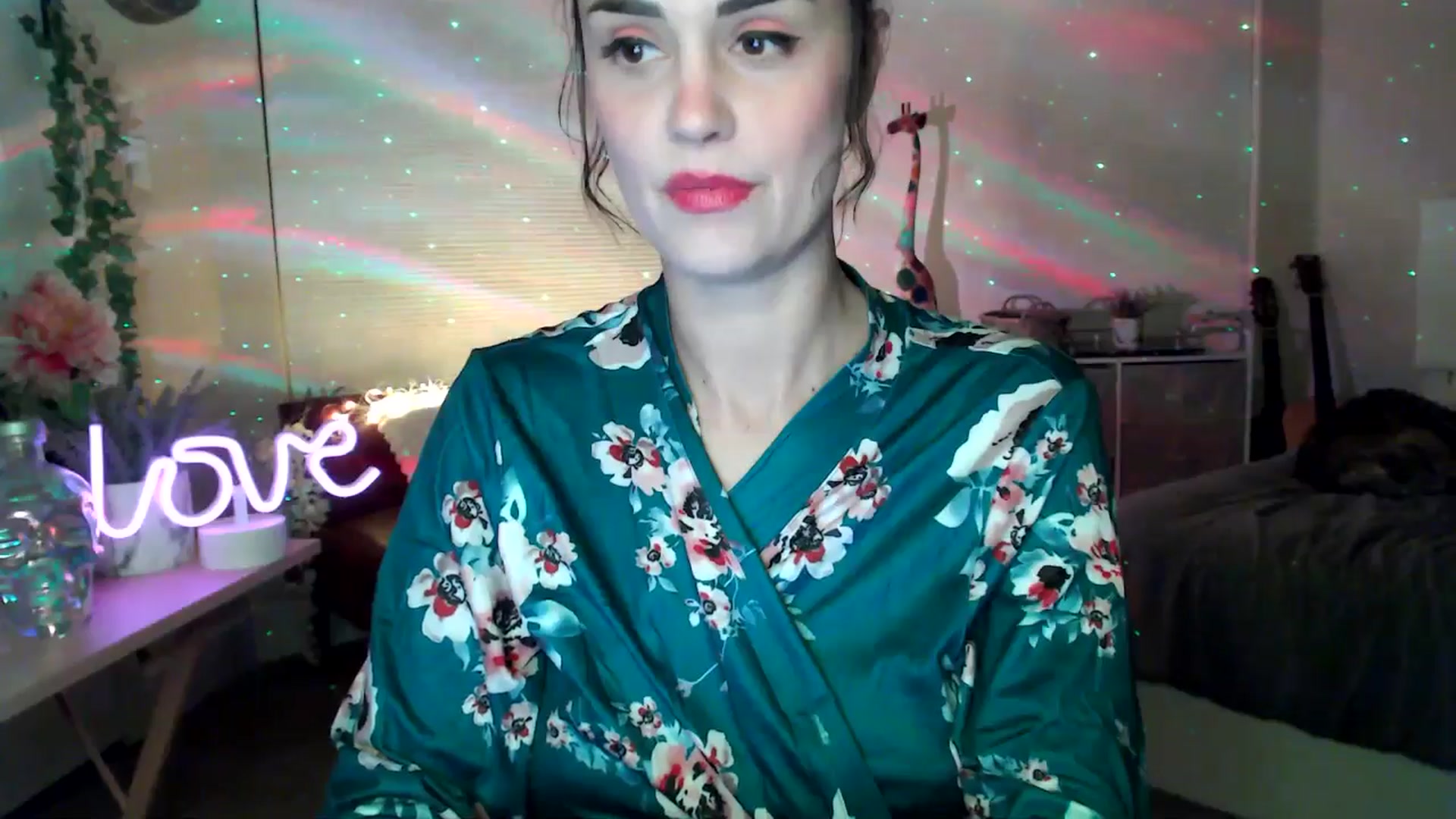 Gallery image thumbnail from HeidiKlumsy's myfreecams stream on, 03/11/2026, 04:48 image 15 of 20