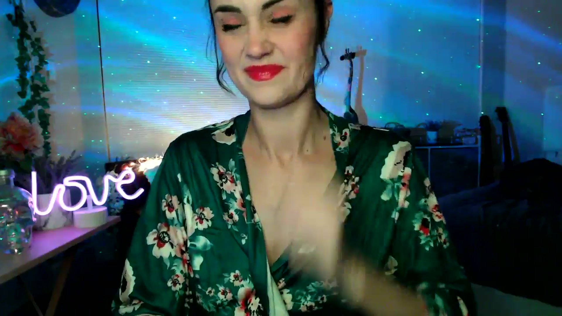 Gallery image thumbnail from HeidiKlumsy's myfreecams stream on, 03/11/2026, 04:48 image 9 of 20