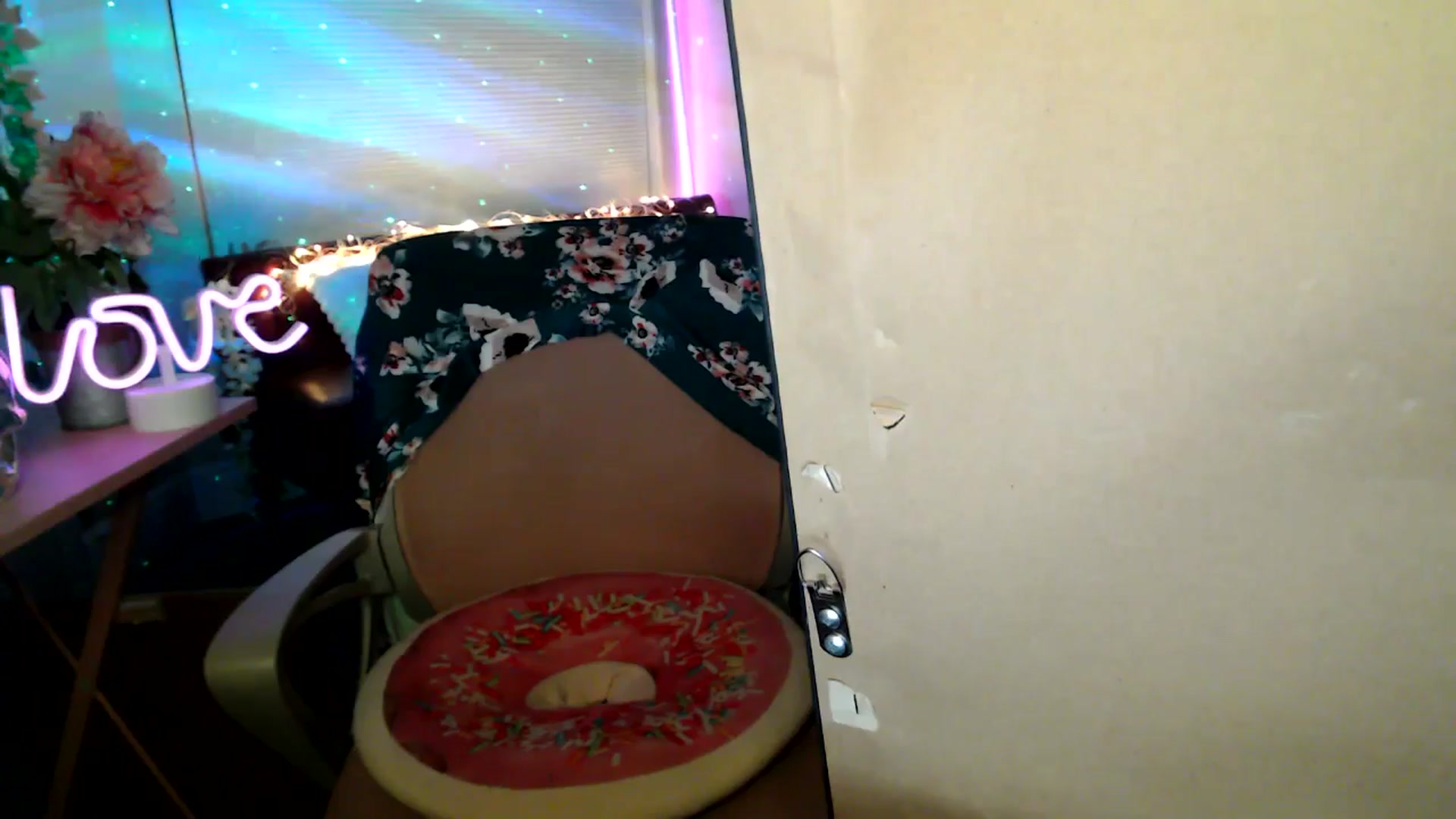 Gallery image thumbnail from HeidiKlumsy's myfreecams stream on, 03/12/2026, 05:07 image 19 of 20