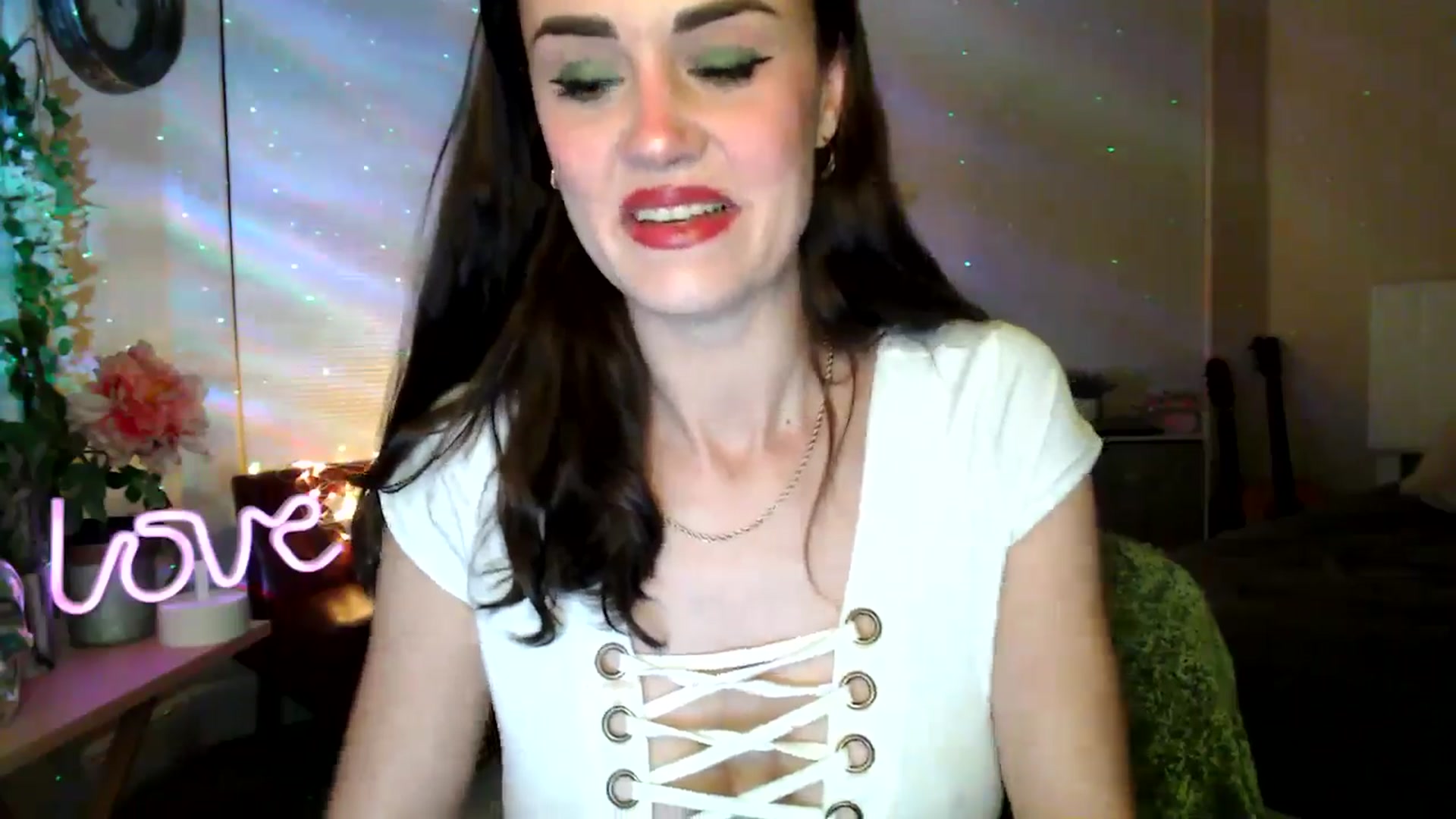Gallery image thumbnail from HeidiKlumsy's myfreecams stream on, 03/18/2026, 04:15 image 19 of 20