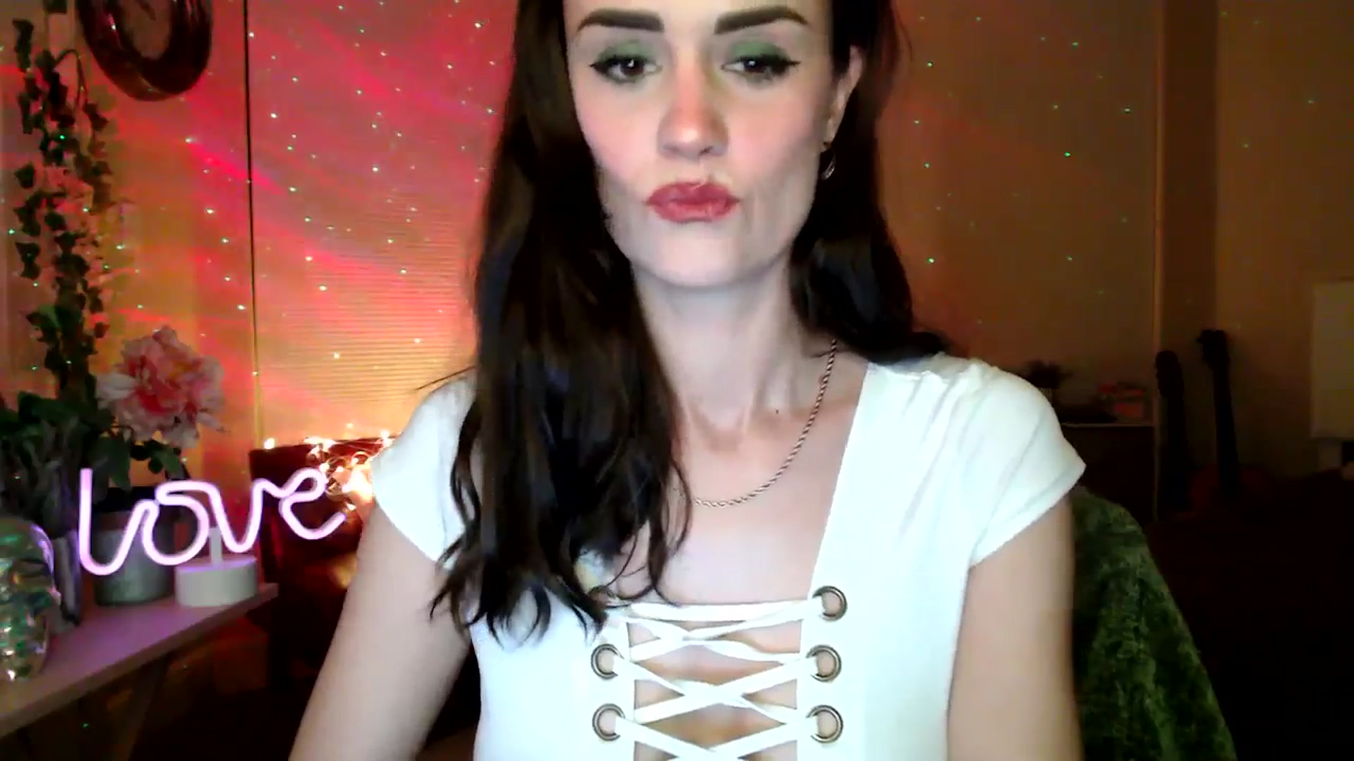 Gallery image thumbnail from HeidiKlumsy's myfreecams stream on, 03/18/2026, 04:15 image 8 of 20