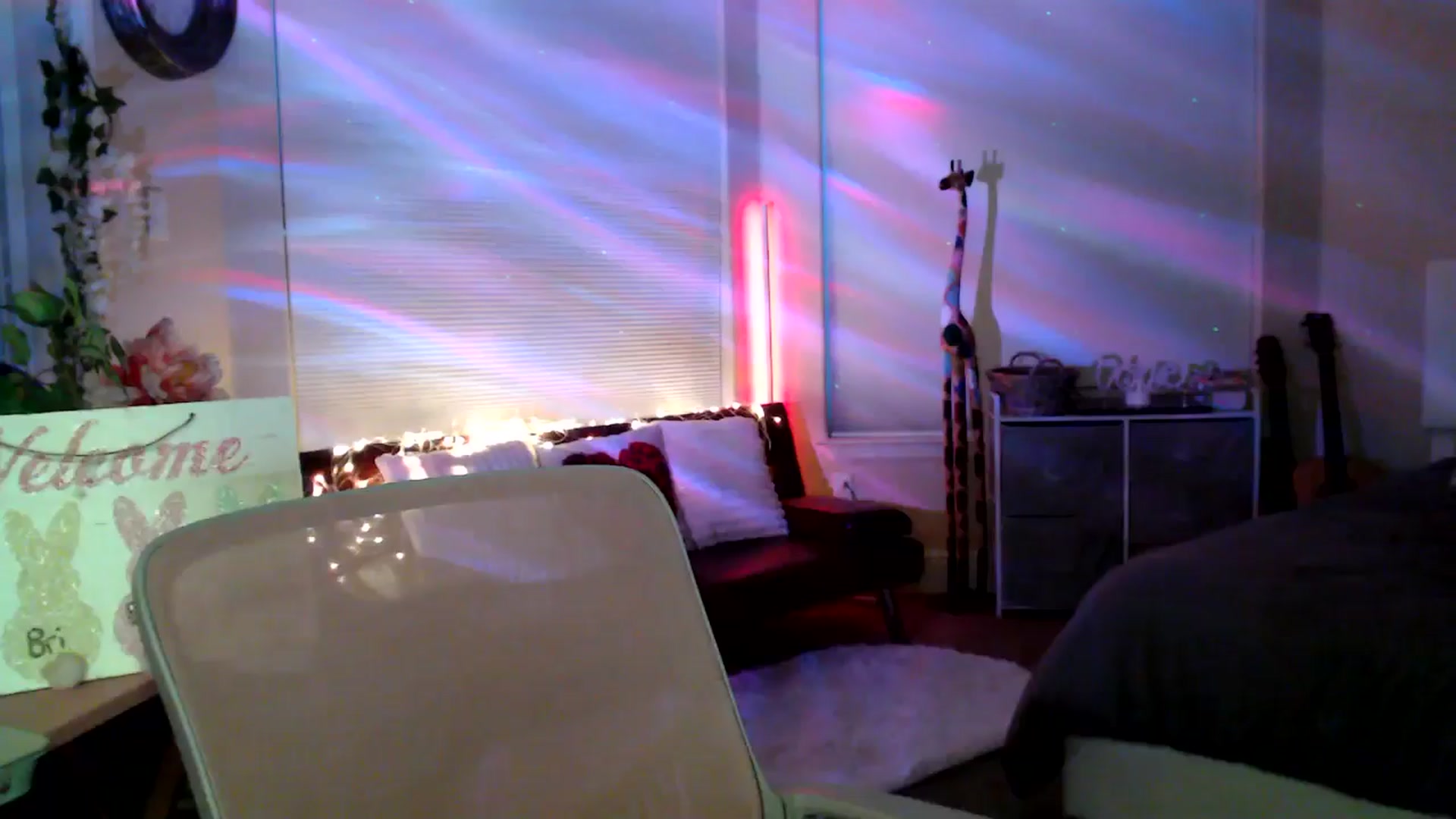 Gallery image thumbnail from HeidiKlumsy's myfreecams stream on, 04/01/2026, 24:01 image 19 of 20