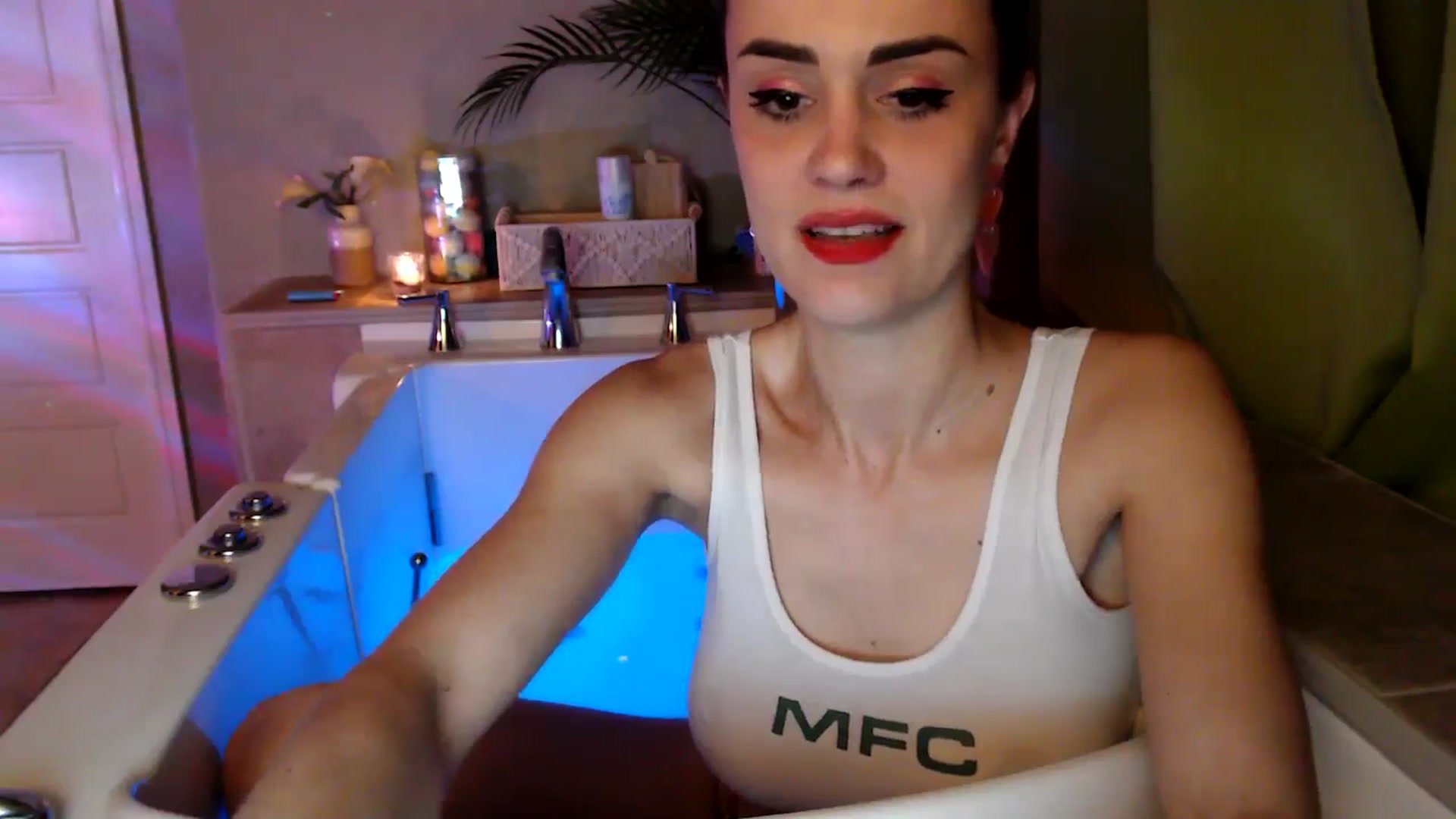 Gallery image thumbnail from HeidiKlumsy's myfreecams stream on, 04/01/2026, 03:54 image 3 of 20