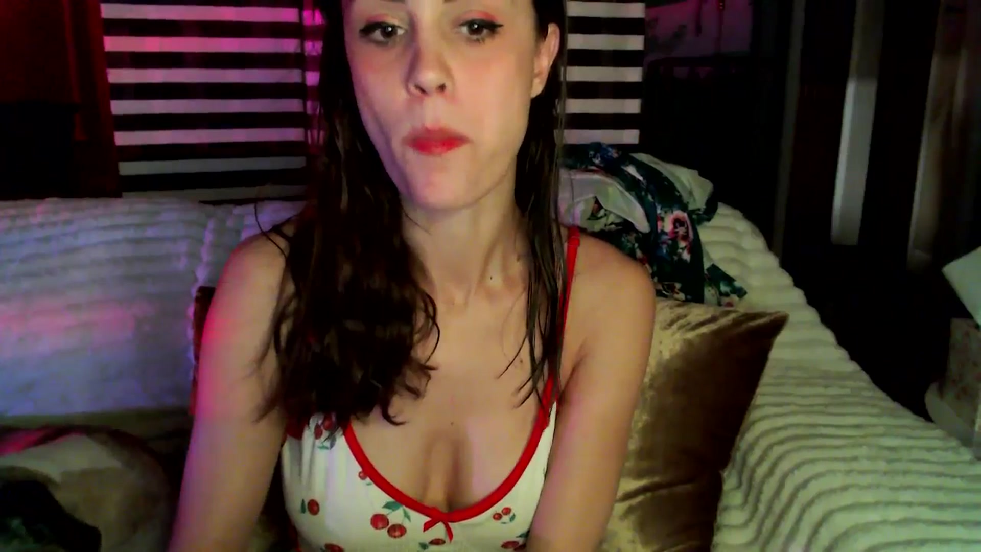 Gallery image thumbnail from HeidiKlumsy's myfreecams stream on, 04/01/2026, 05:27 image 18 of 20
