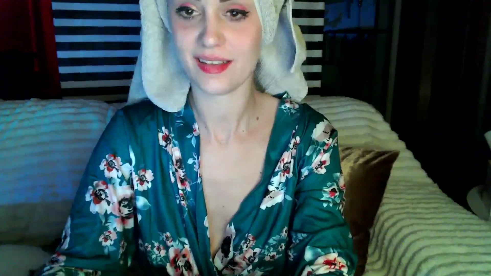 Gallery image thumbnail from HeidiKlumsy's myfreecams stream on, 04/01/2026, 05:27 image 2 of 20