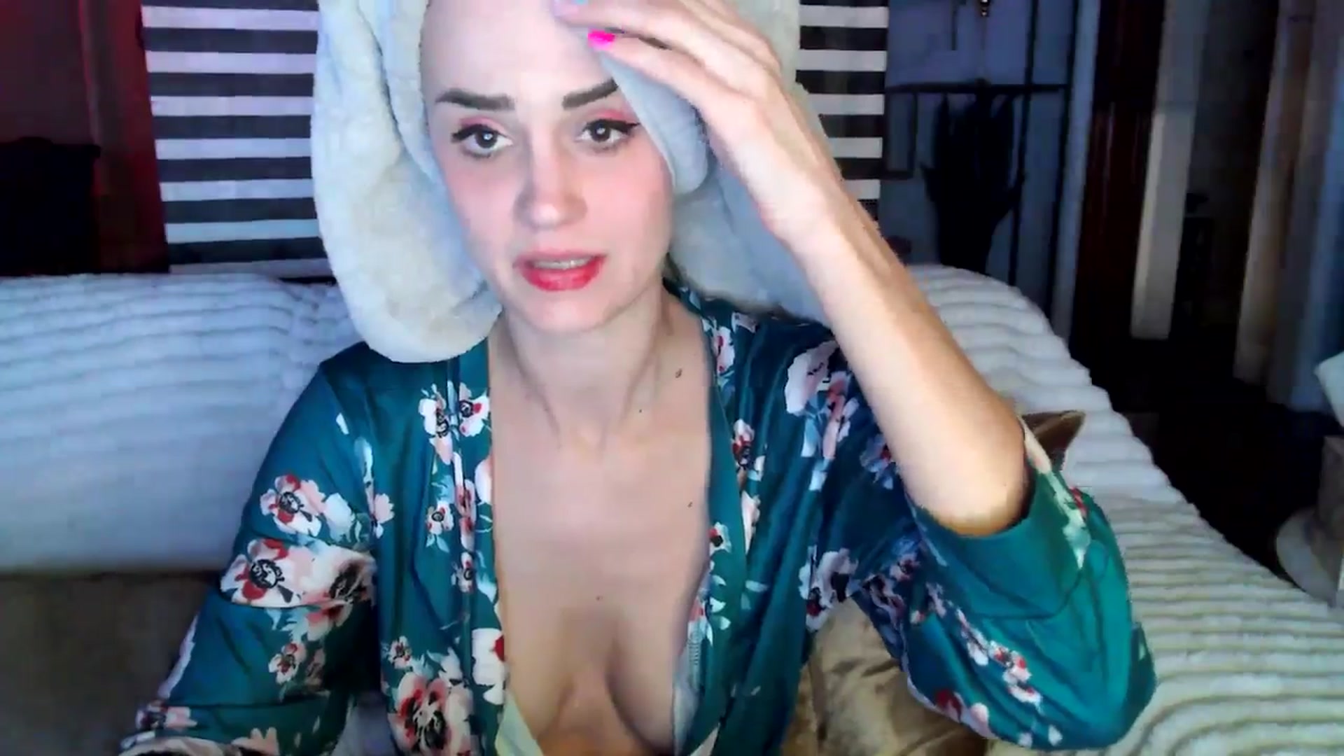 Gallery image thumbnail from HeidiKlumsy's myfreecams stream on, 04/01/2026, 05:27 image 9 of 20